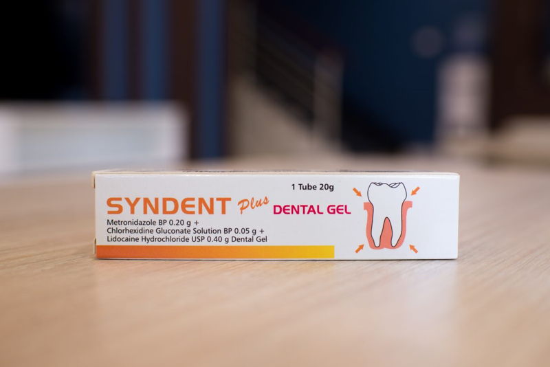 Các hoạt chất trong Syndent Plus Dental Gel giúp giảm đau buốt răng.